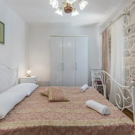 Stone House - Zita With Private Pool Dračevac